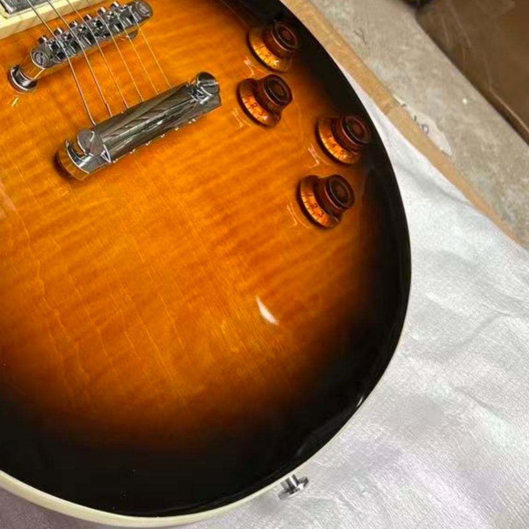Wrap Ring Gold - Guitarra Elétrica Marrom Gradiente com Ferragens