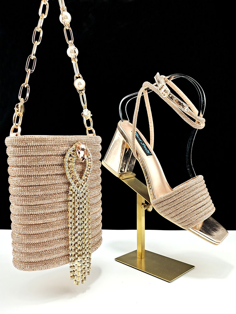 Sandálias e Bolsa Femininas em - Women Accessories Chain avaliação e preço