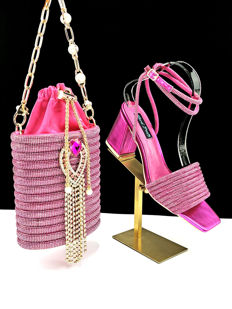 Sandálias e Bolsa Femininas em - Women Accessories Chain avaliação e preço