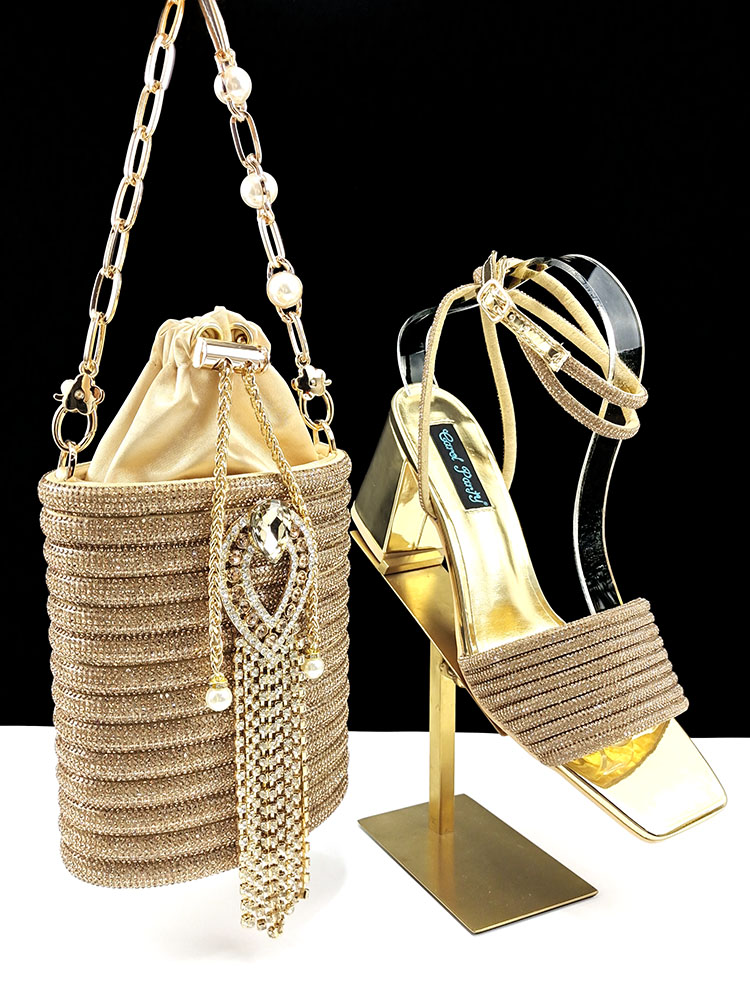 Sandálias e Bolsa Femininas em - Women Accessories Chain avaliação e preço